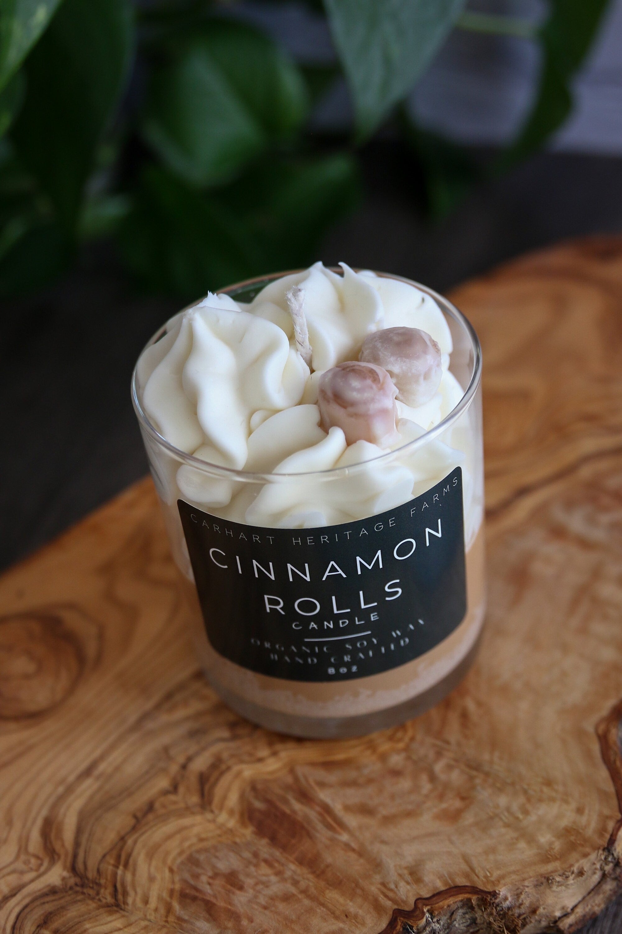 Cinnamon Scented Roll Candle - Sweet and Cozy Ambiance